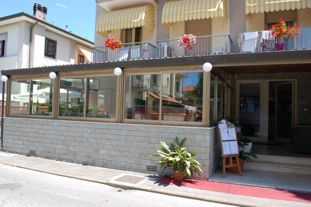 Hotel Ristorante La Terrazza Lido di Camaiore Exterior foto