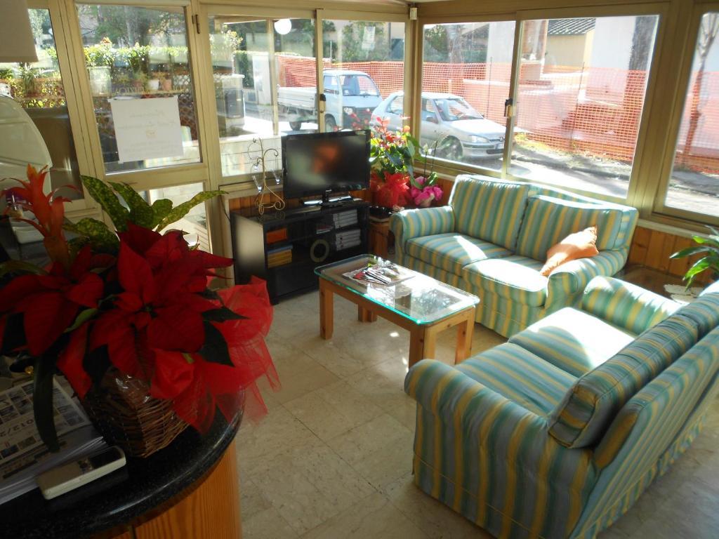 Hotel Ristorante La Terrazza Lido di Camaiore Exterior foto